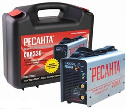 Сварочный инвертор Ресанта САИ 220 в кейсе